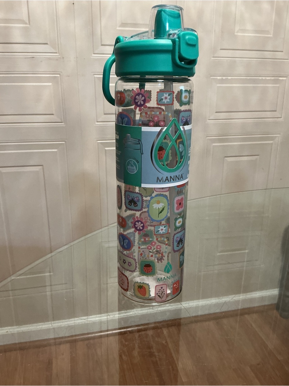 Brand New MANNA Leakproof Glass Water Bottle - 32oz